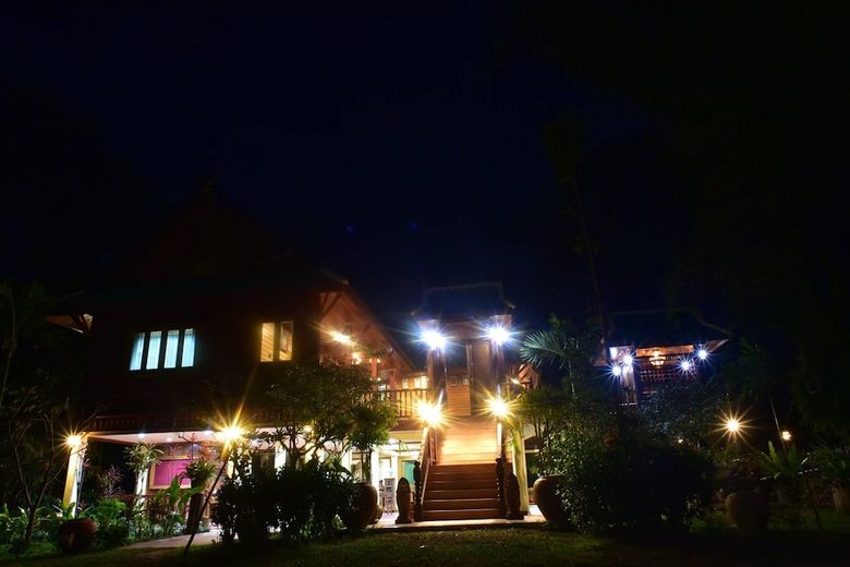 Hotel Riverside Home