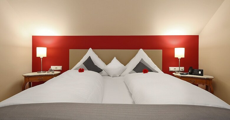 Hotel K�hlichs Paradeism�hle