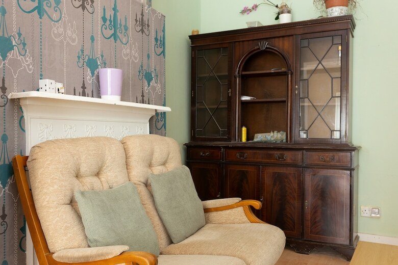 2 Bedroom House In Tooting With Garden