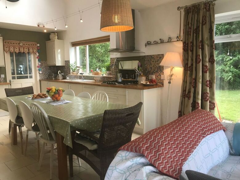 Cosy Dublin City Views Home