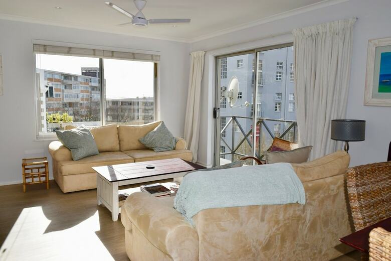 2 Bedroom Apartment With Waterfront Views
