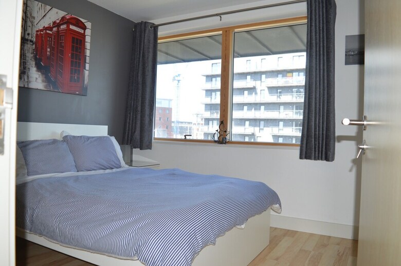 2 Bedroom Apartment With Balcony Overlooking River