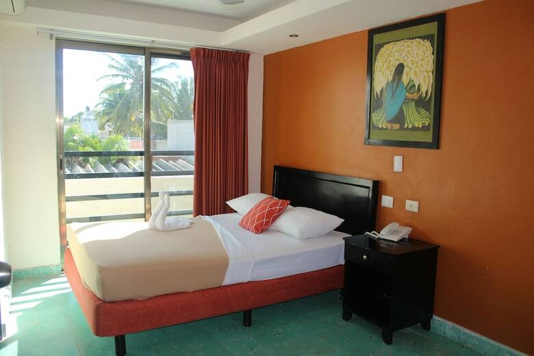 Hotel Y Restaurante Yaxactun