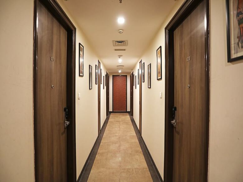 Hotel Capital O 3831 Jade Inn