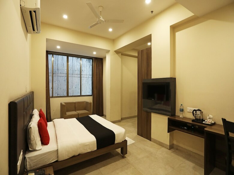 Hotel Capital O 3831 Jade Inn