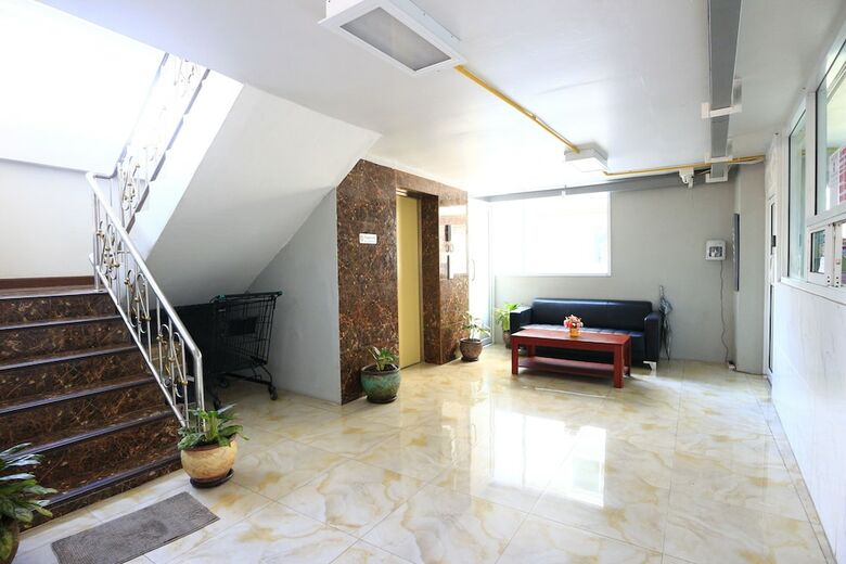 Hotel You House Residence