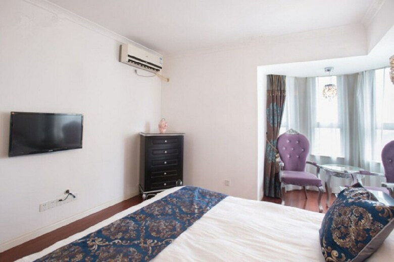 Jhouse Hongqiao Duplex Apartment