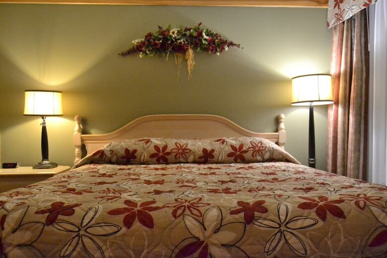 Granite Town Hotel