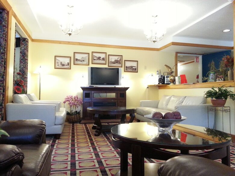 Granite Town Hotel