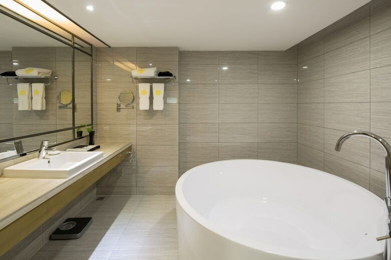 Shaoyang Huatian Hotel