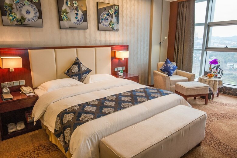 Loudi Huatian Hotel