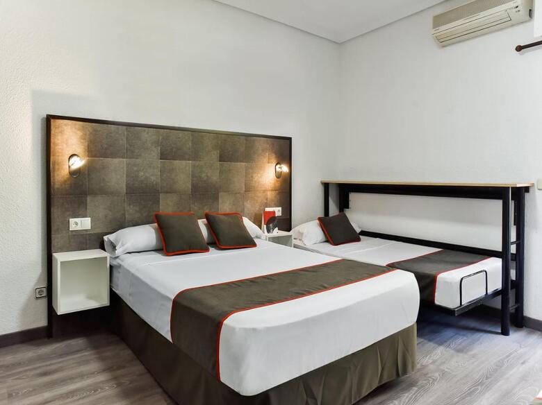 Hotel Hello Feria