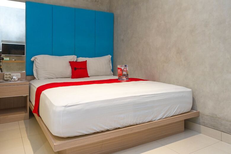 Hotel Reddoorz Premium @ Moh Toha