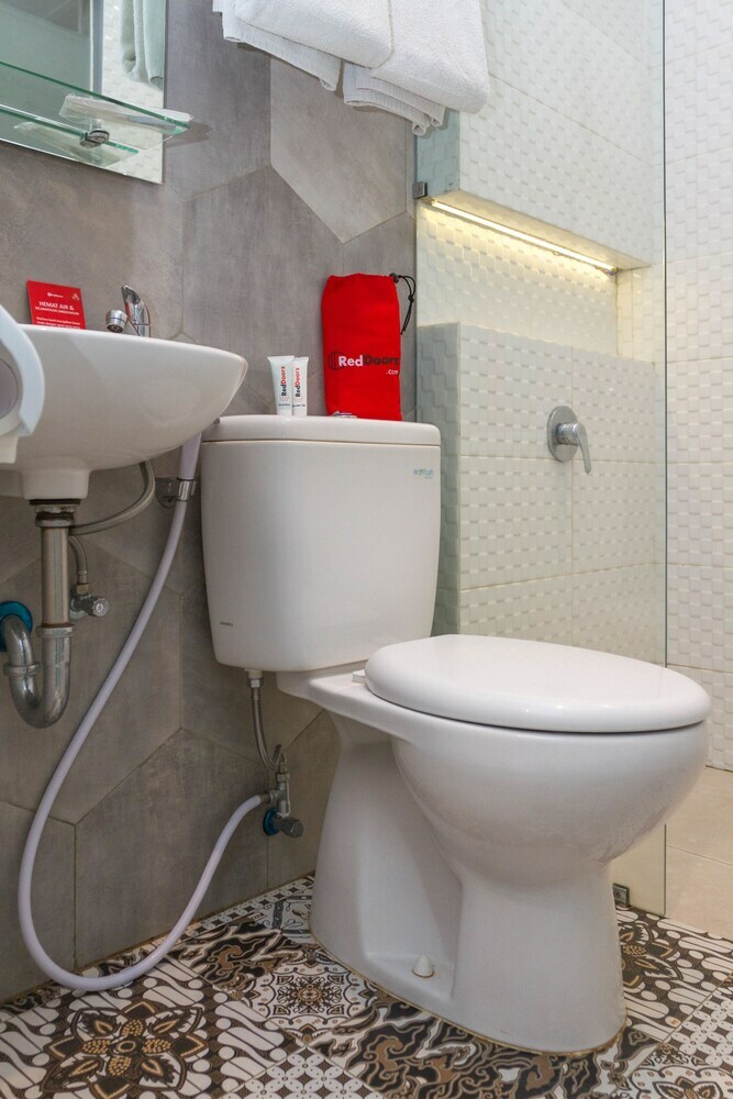 Hotel Reddoorz Premium @ Moh Toha