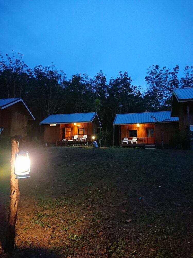 Hotel Lanta Para Hut