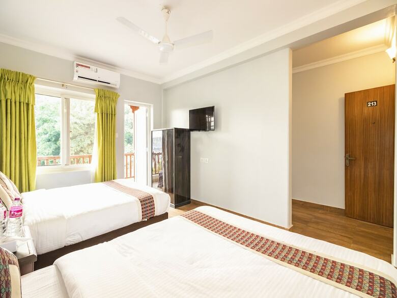 Hotel Oyo 254 White House In