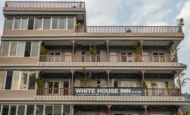 Hotel Oyo 254 White House In