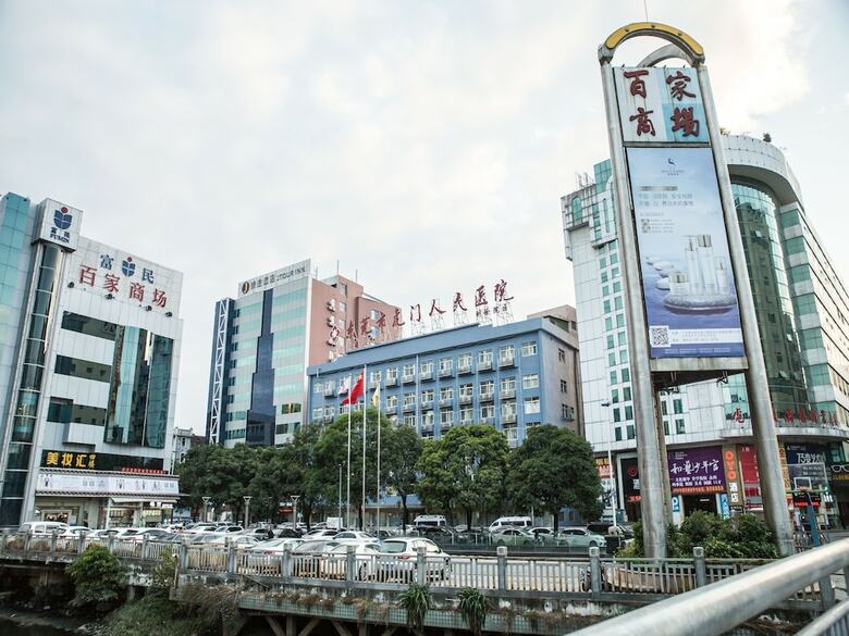 Hotel J Tour Inn