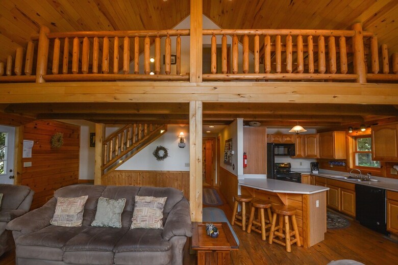 Lucky Bear Lodge 5 Bedroom House