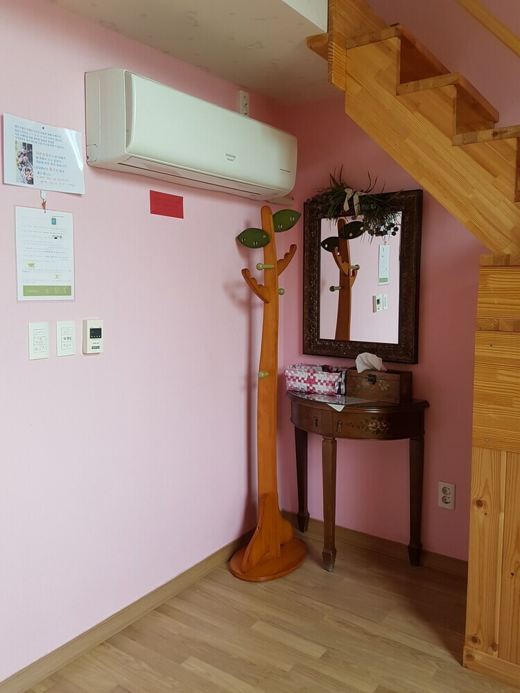 Red Praha Pension