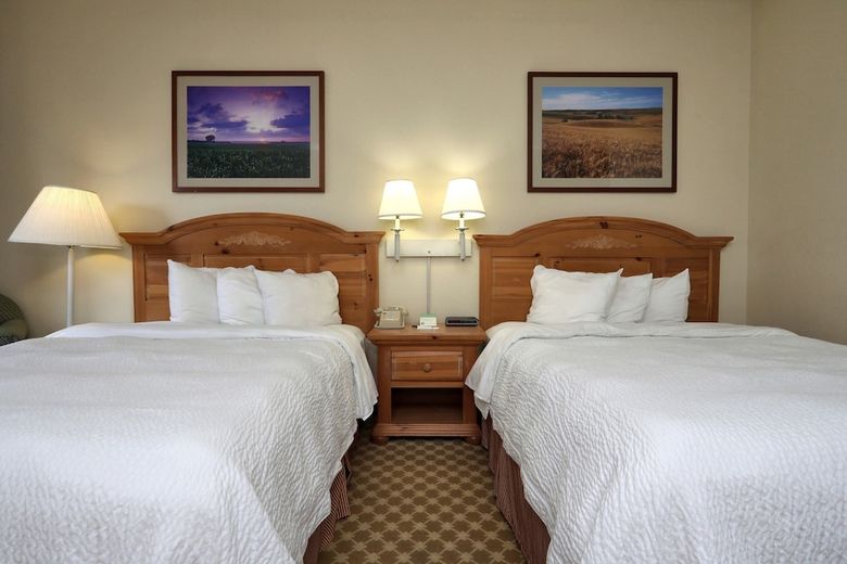 Hotel Lancaster Inn And Suites