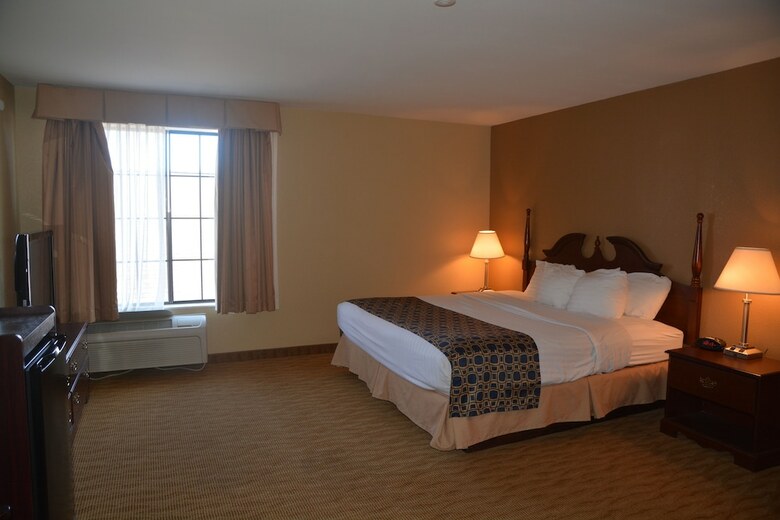 Hotel Countryside Inn & Suites