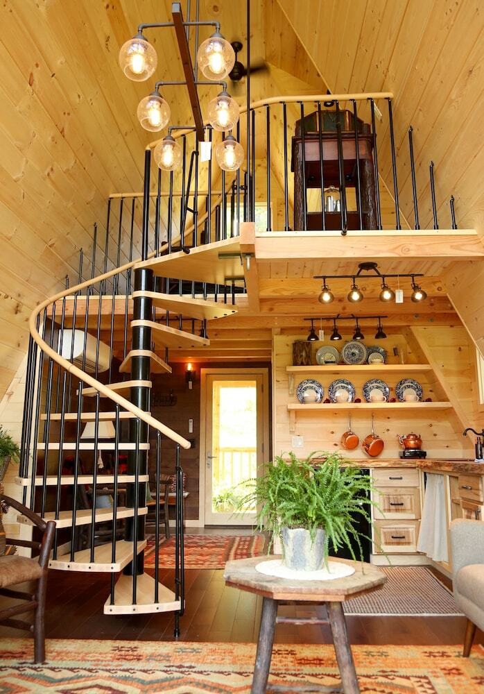 Posada Treehouse Village Inn