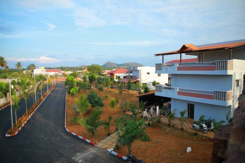 Hotel Gk Hill View Resort, Kaiwara