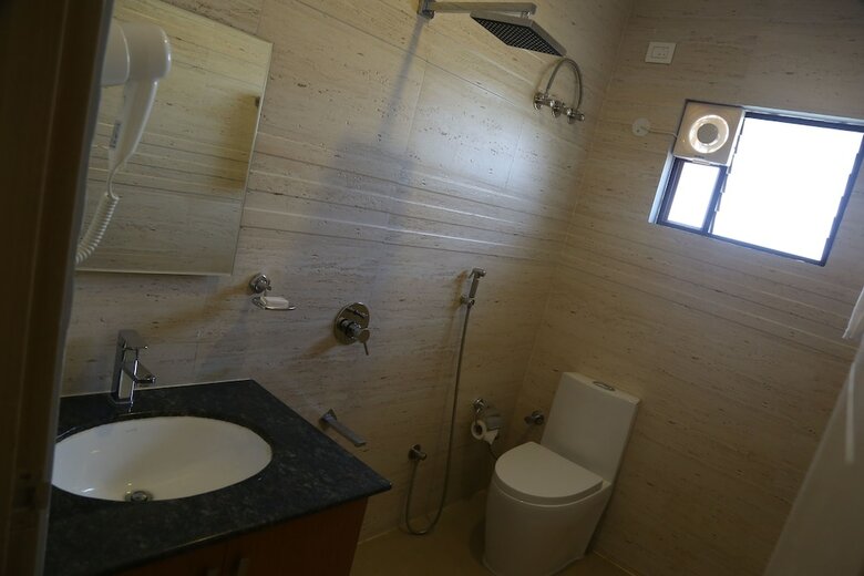 Hotel Gk Hill View Resort, Kaiwara