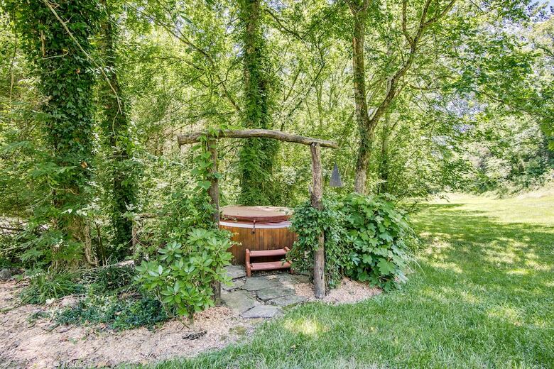 Butterfly Hollow Bed And Breakfast