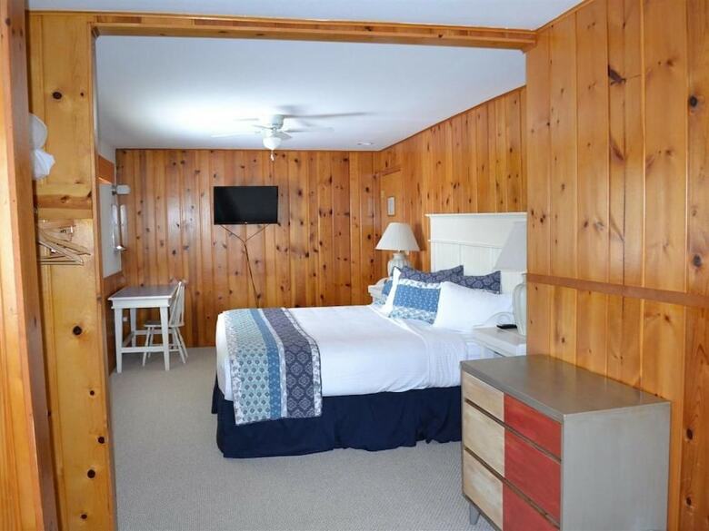 Apartamento Buzz's Lakeside Inn