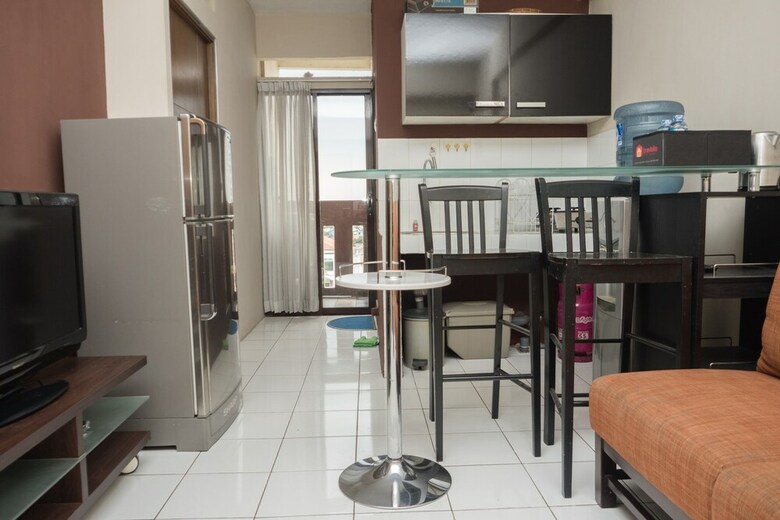 Classic 2br Apartment At Gateway Ahmad Yani