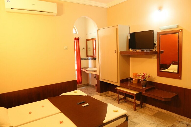 New Cape Hotel