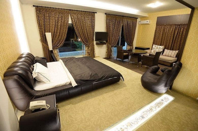 Francis Hotel