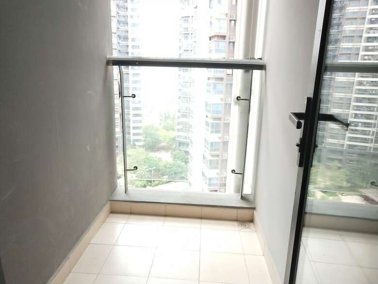 Gemmed Apartment