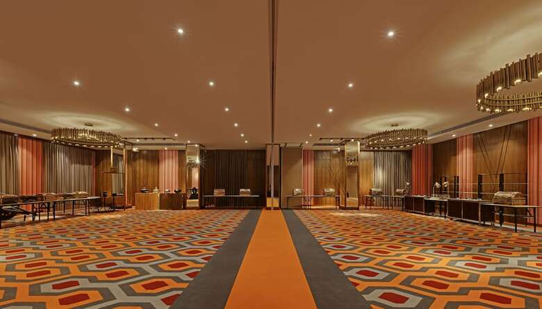 Hotel Zone By The Park Jammu