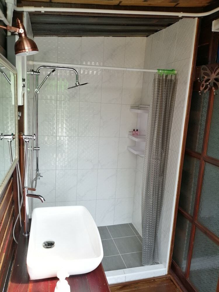 Hotel Rustic Charm Suphan