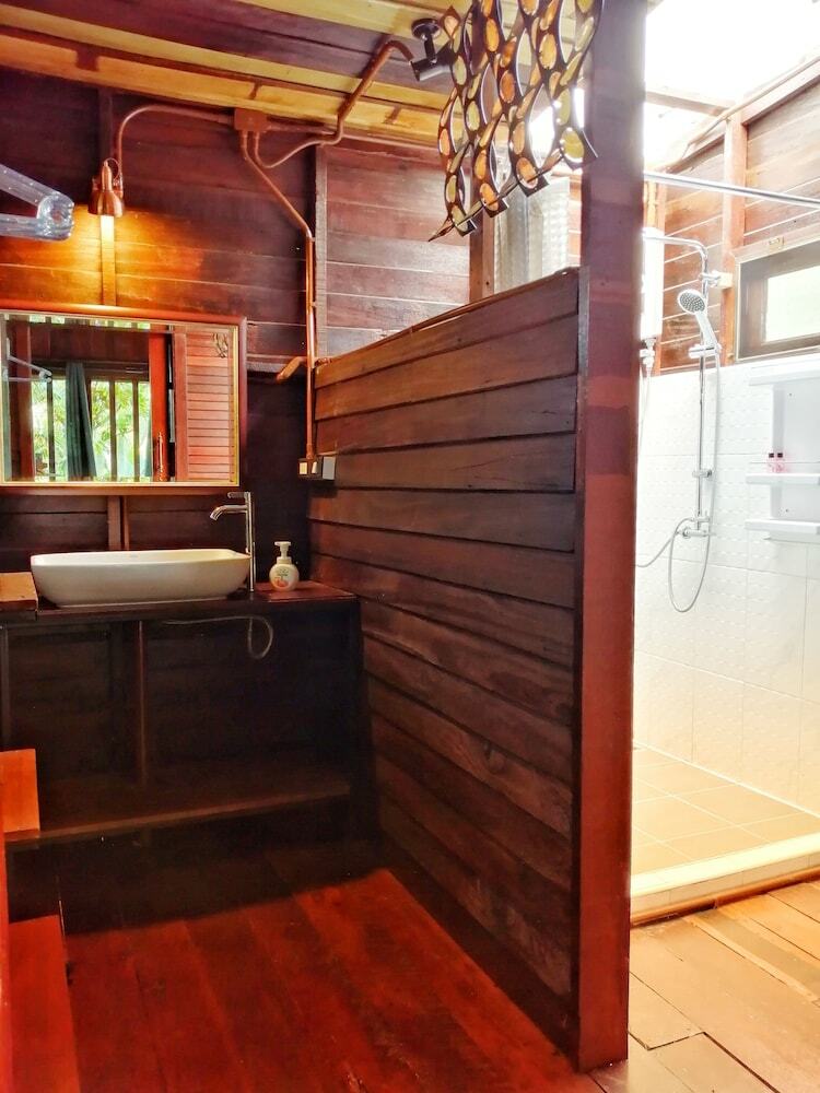 Hotel Rustic Charm Suphan