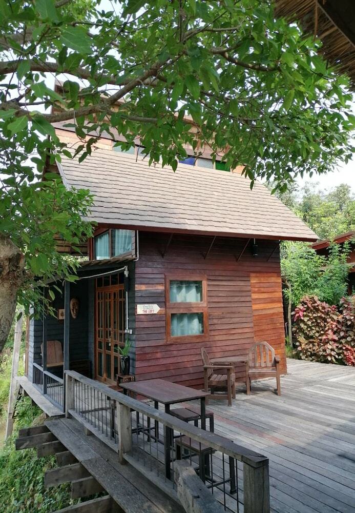Hotel Rustic Charm Suphan