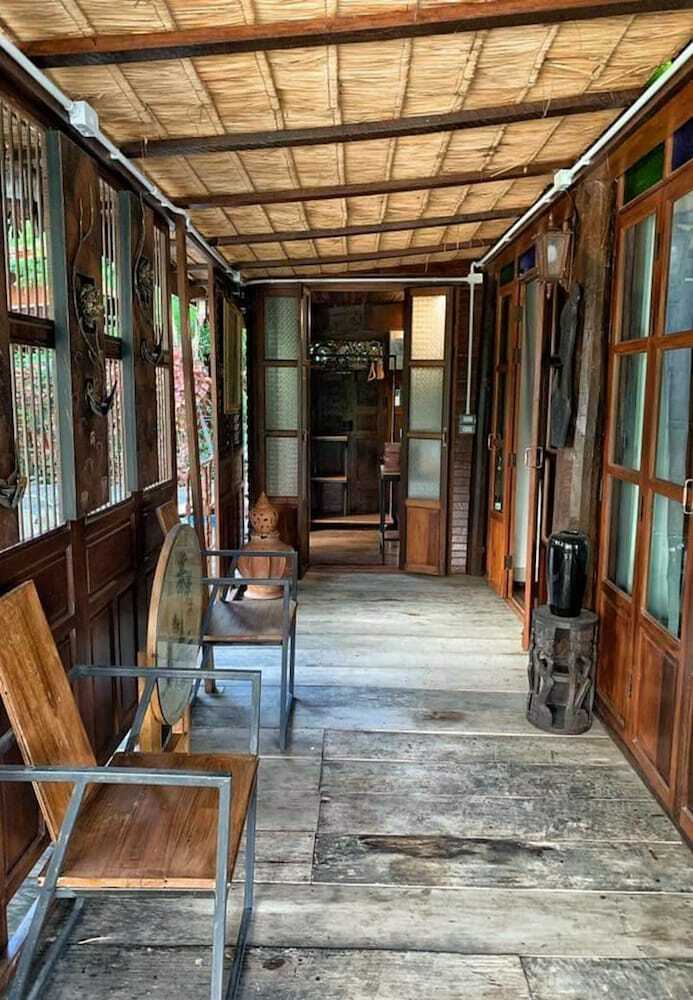 Hotel Rustic Charm Suphan