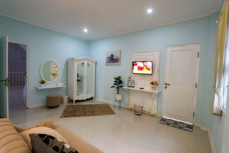 Omah Madam Bed & Breakfast