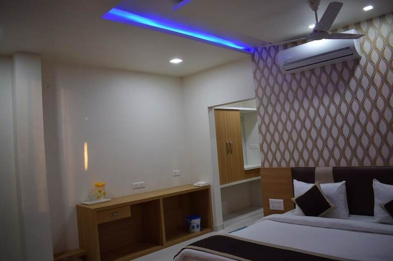 Hotel Krish Palace