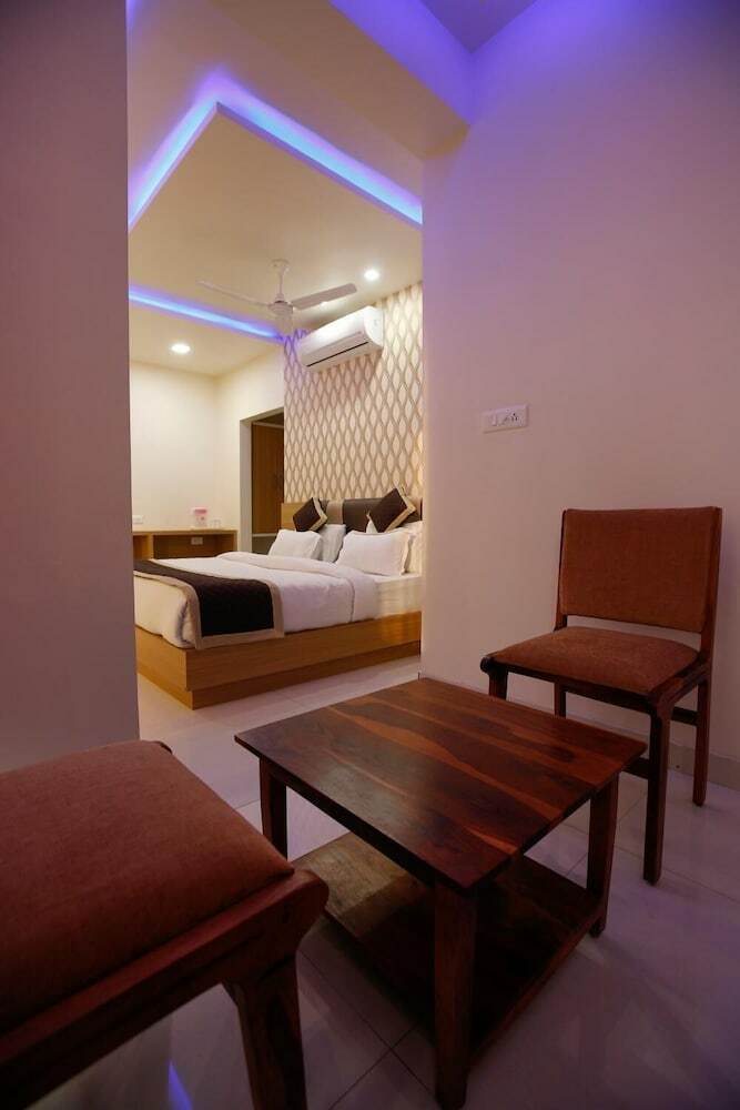 Hotel Krish Palace