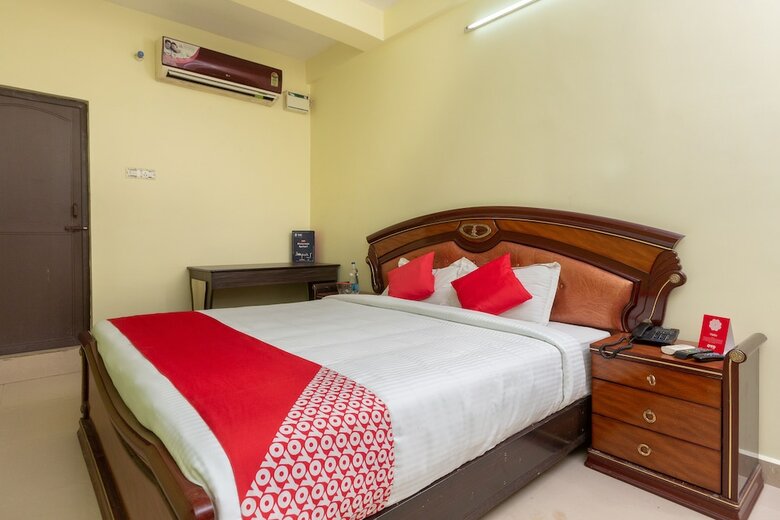 Hotel Oyo 22408 Apple Tree Residency
