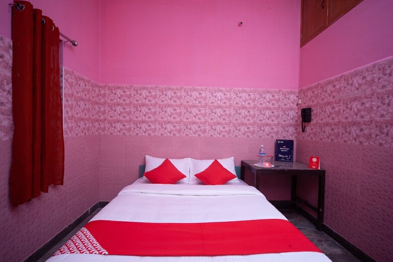 Hotel Oyo 24053 Auro Gp Guest House
