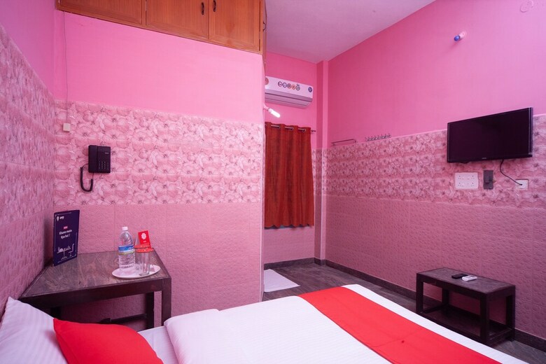 Hotel Oyo 24053 Auro Gp Guest House