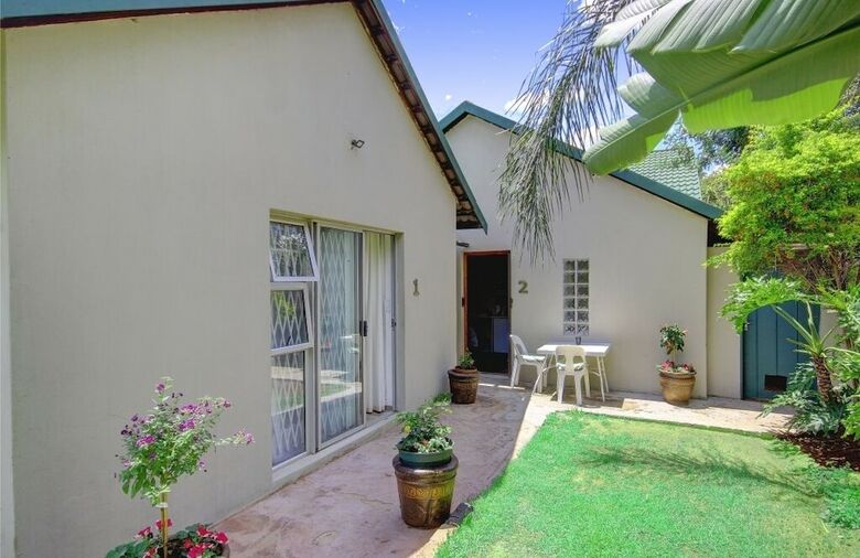Hotel Lenox Lodge Guesthouse