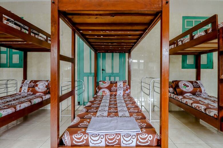 Hostal Bahagia Sederhana Home Stay - Hostel