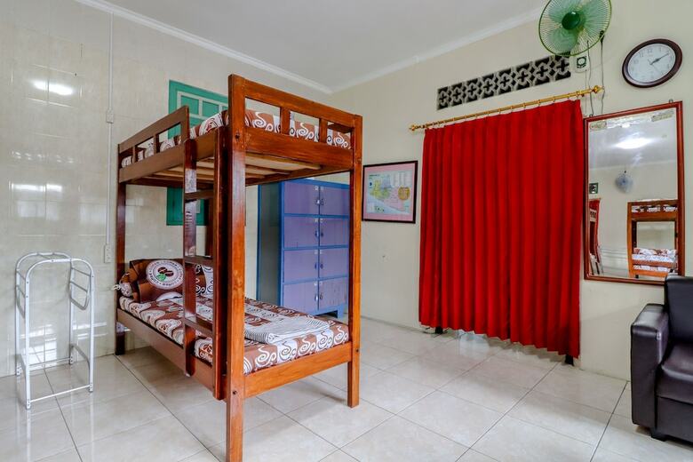 Hostal Bahagia Sederhana Home Stay - Hostel
