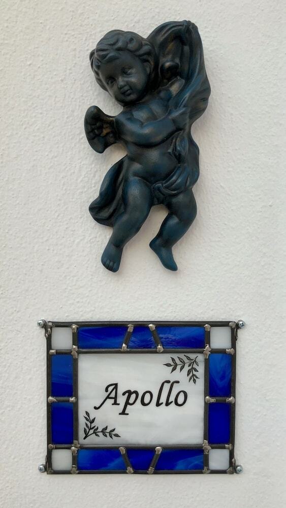 Aphrodite And Apollo Apartments